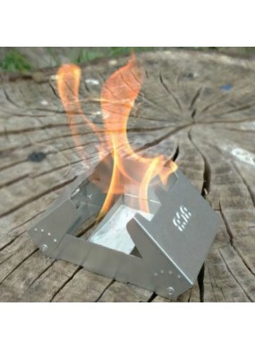 Folding Cooker mit Windschott. Die Lieferung erfolgt ohne Brennstoff.